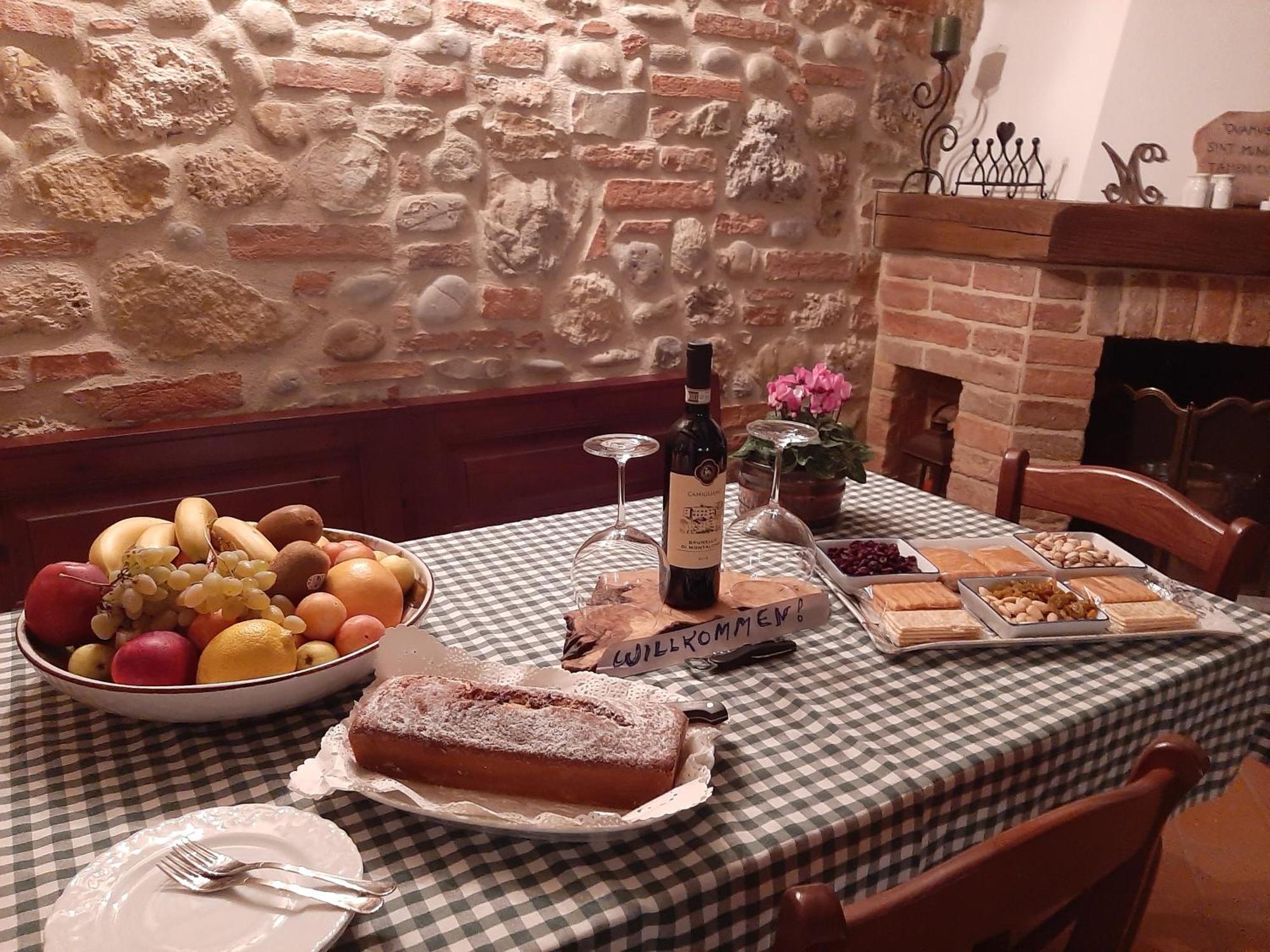 Montebello Degli Olivi 丘西 外观 照片