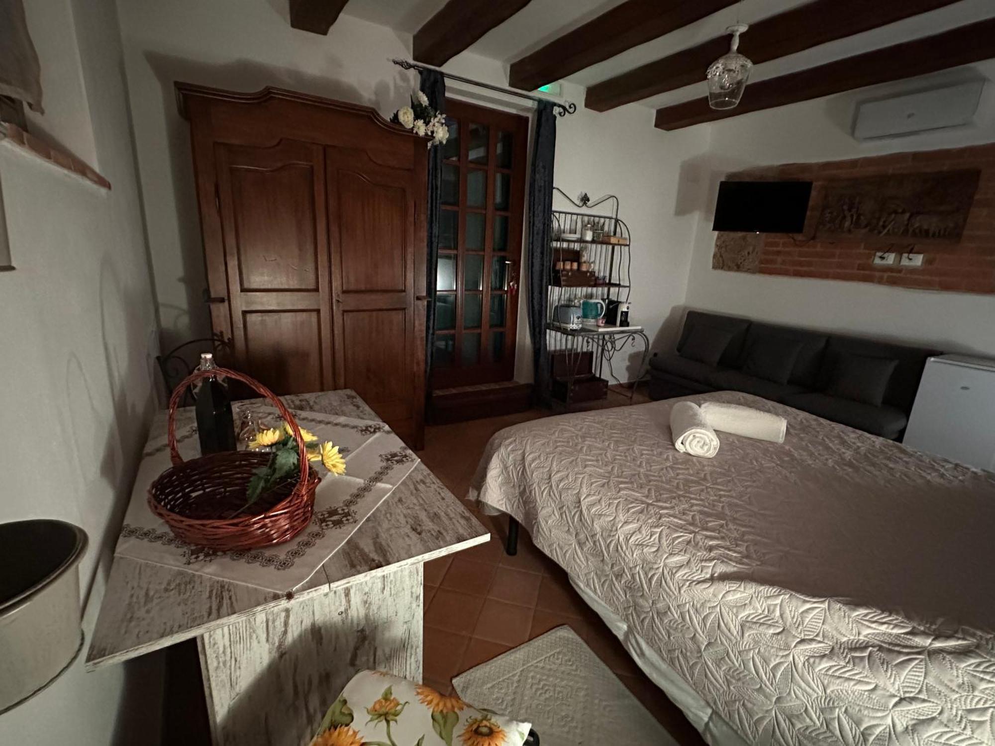 Montebello Degli Olivi 丘西 外观 照片